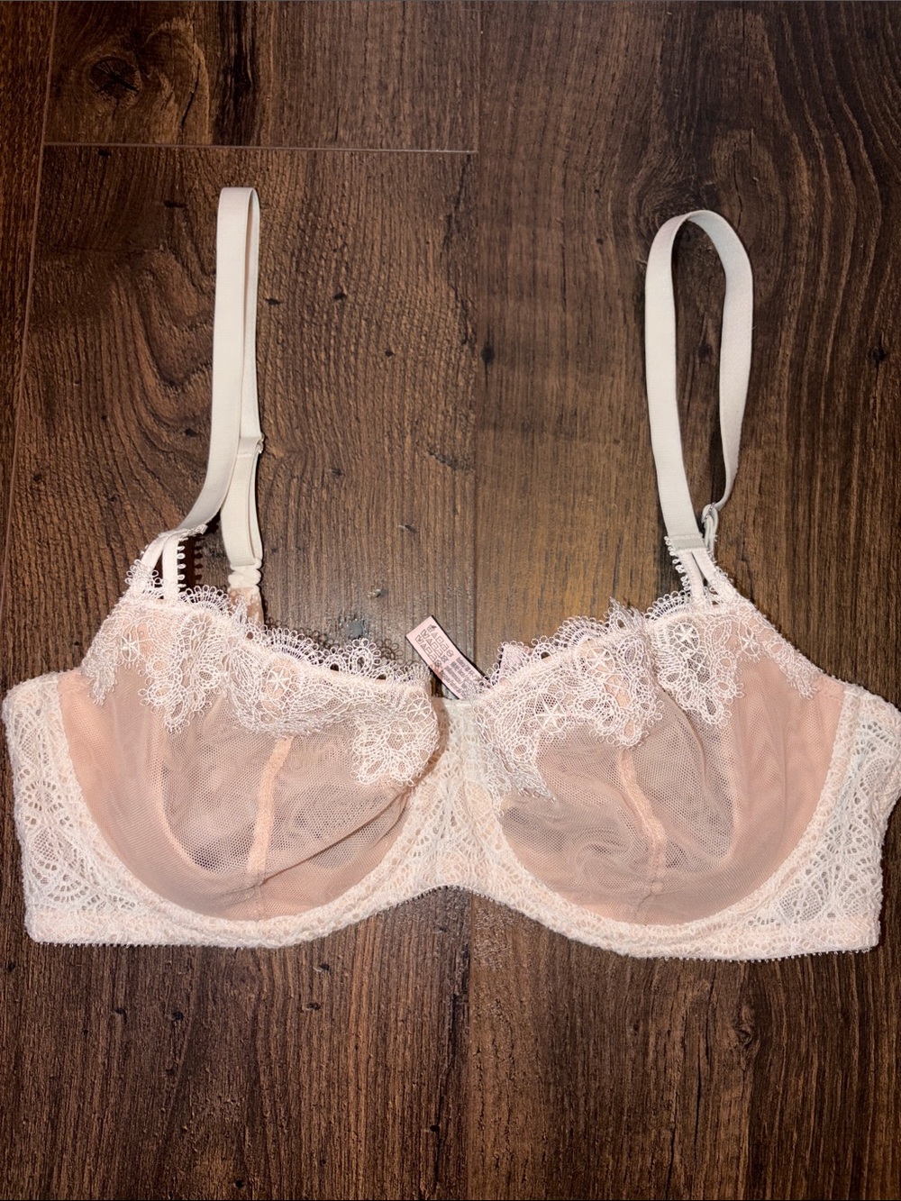 Victoria's Secret Dream Angels Push-up Lace Sheer Underwire Bra